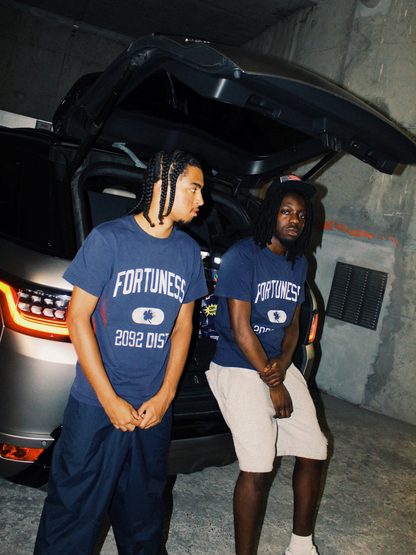 COLLEGE TEE NAVY BLUE